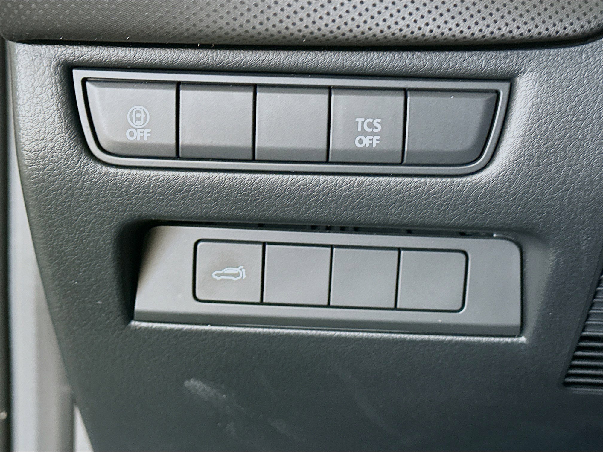 Used 2025 MAZDA CX-50 AWD 2.5 S w/ Premium Package image 17