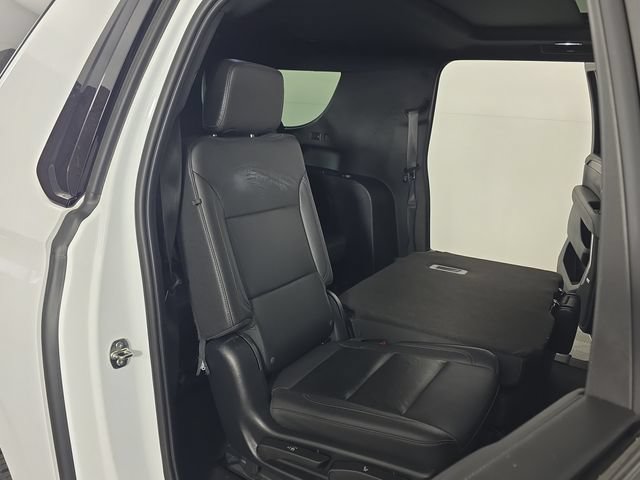 Certified 2023 Chevrolet Suburban Z71 w/ Luxury Package AWD/4WD image 32