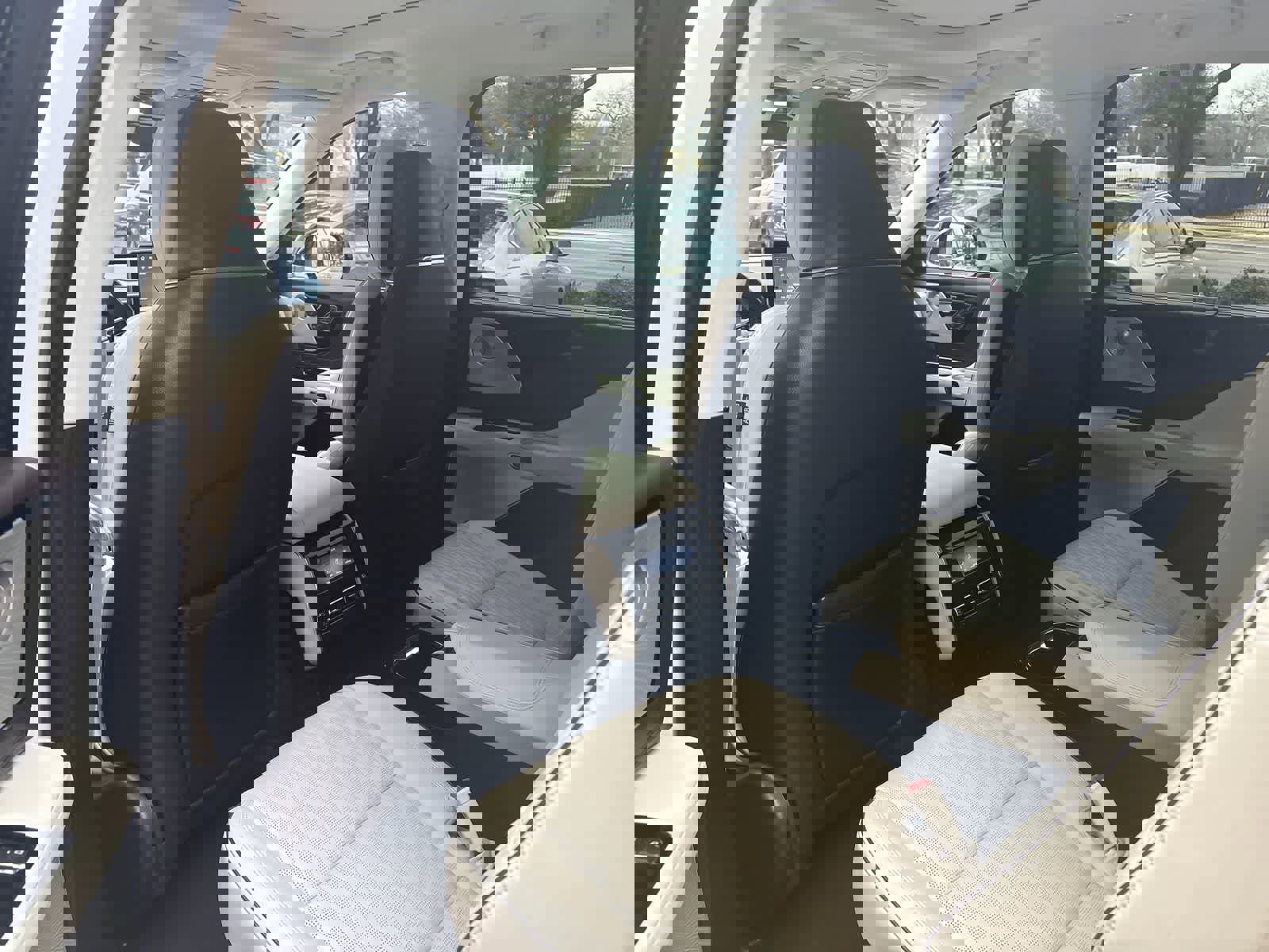 Used 2022 Lincoln Aviator Black Label w/ Dynamic Handling Package image 23