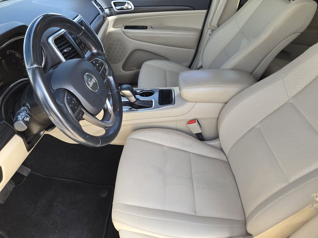 Used 2020 Jeep Grand Cherokee Laredo image 8