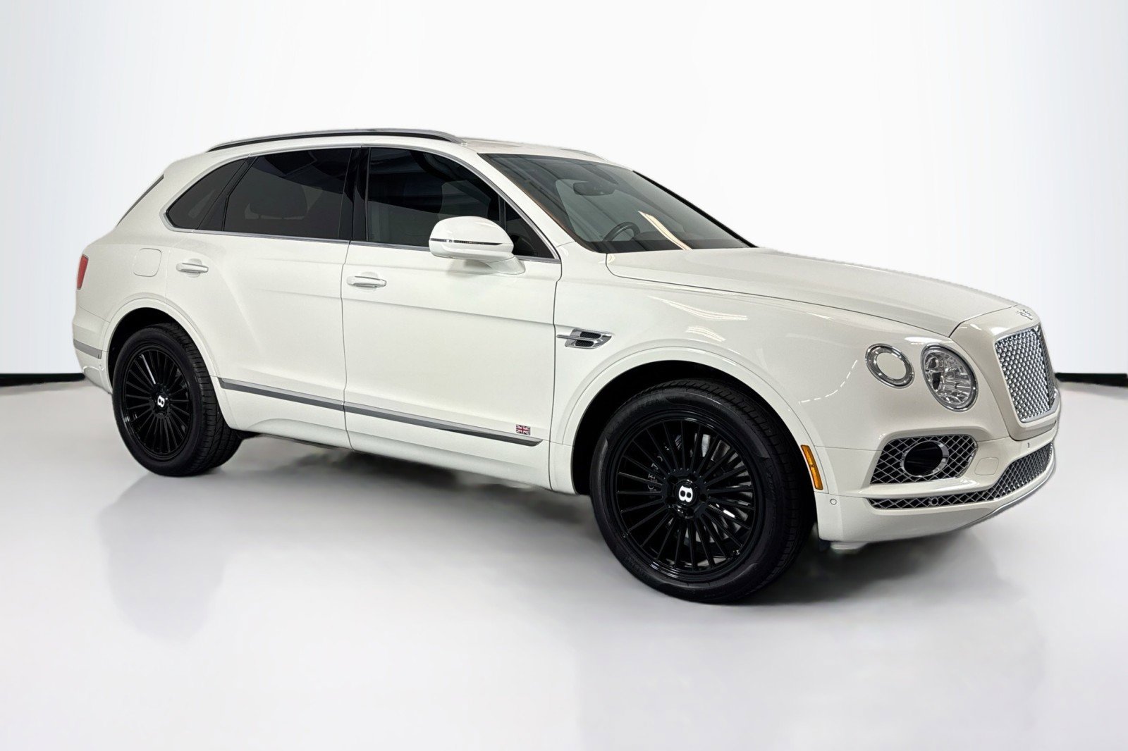 Used 2018 Bentley Bentayga image 3