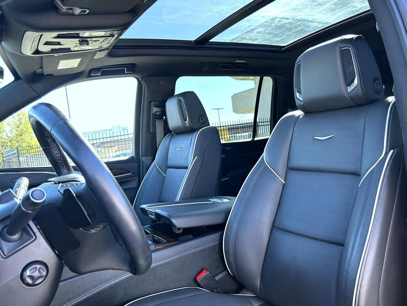 Certified 2024 Cadillac Escalade ESV Premium Luxury w/ Performance Package image 17