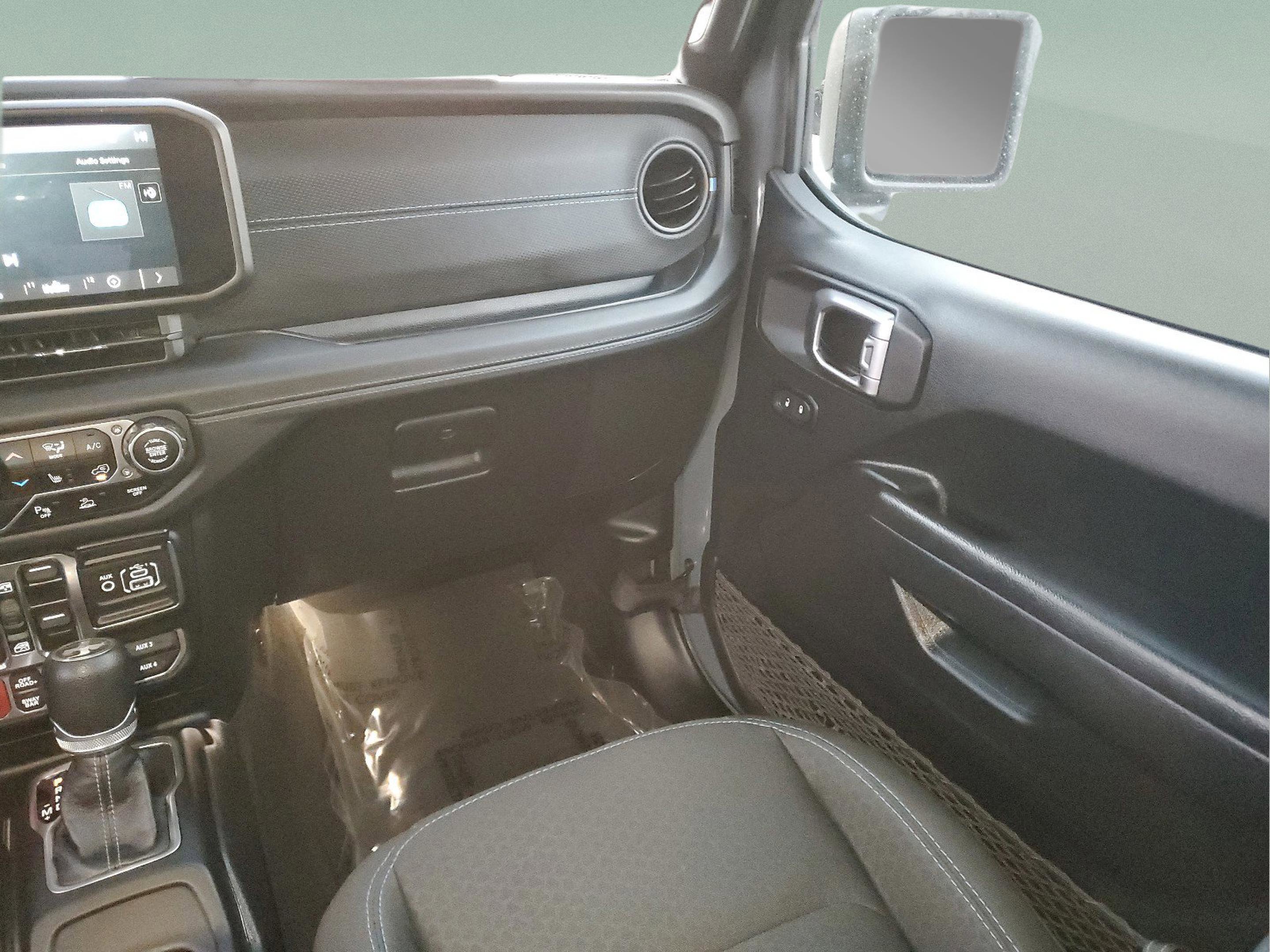 Used 2024 Jeep Wrangler Unlimited Rubicon 4xe w/ Technology Group image 24