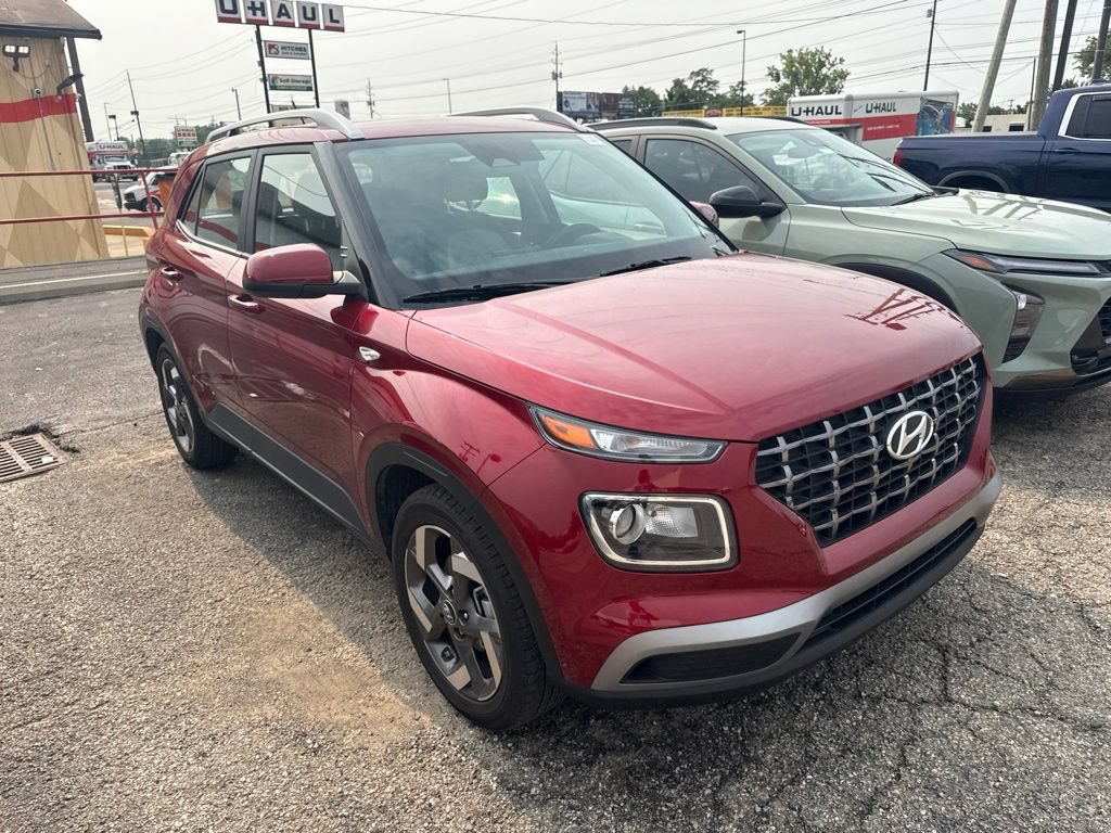 Certified 2024 Hyundai Venue SEL FWD image 4