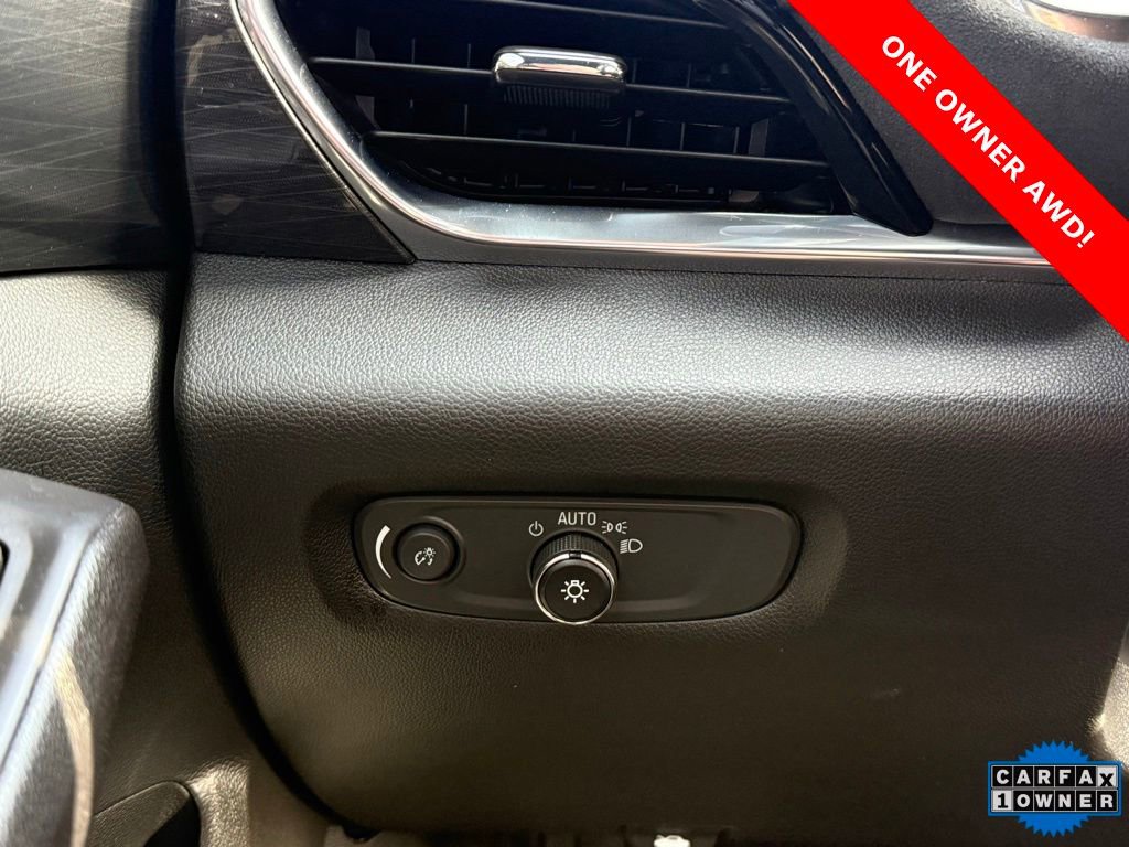 Used 2023 Chevrolet Traverse High Country image 13