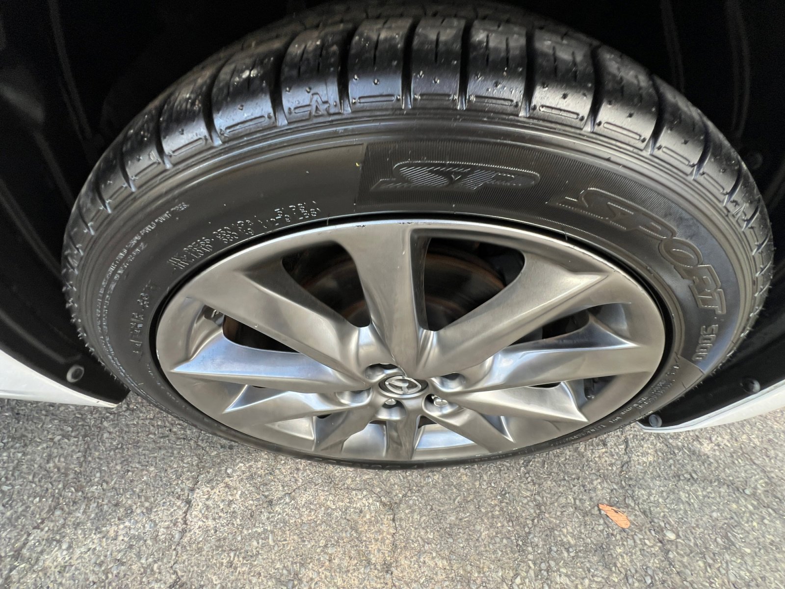 Used 2018 MAZDA MAZDA3 Touring image 29