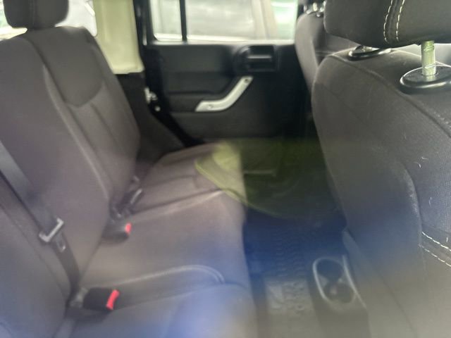 Used 2014 Jeep Wrangler Unlimited Sahara w/ Connectivity Group AWD/4WD image 9