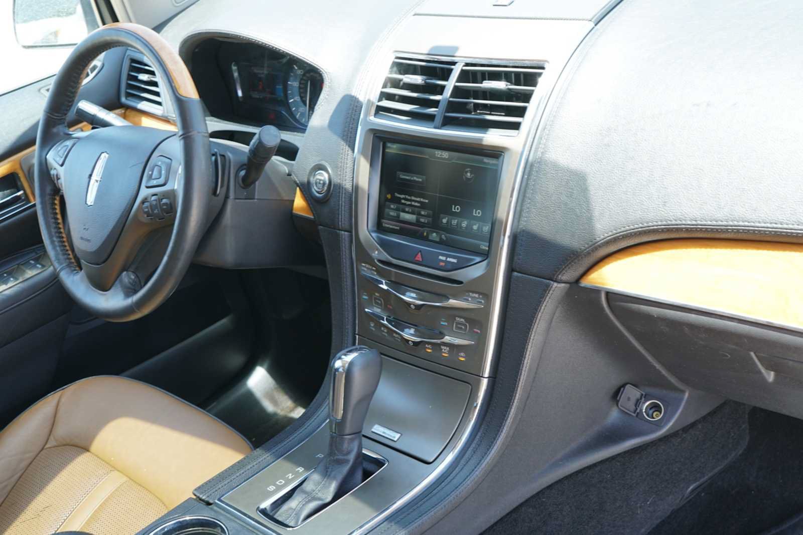 Used 2015 Lincoln MKX FWD w/ Equipment Group 102A image 26