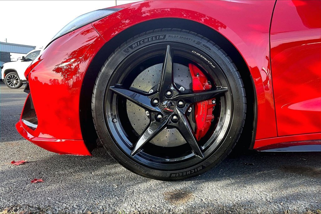 Used 2025 Chevrolet Corvette E-Ray w/ Stealth Interior Trim Package AWD/4WD image 2
