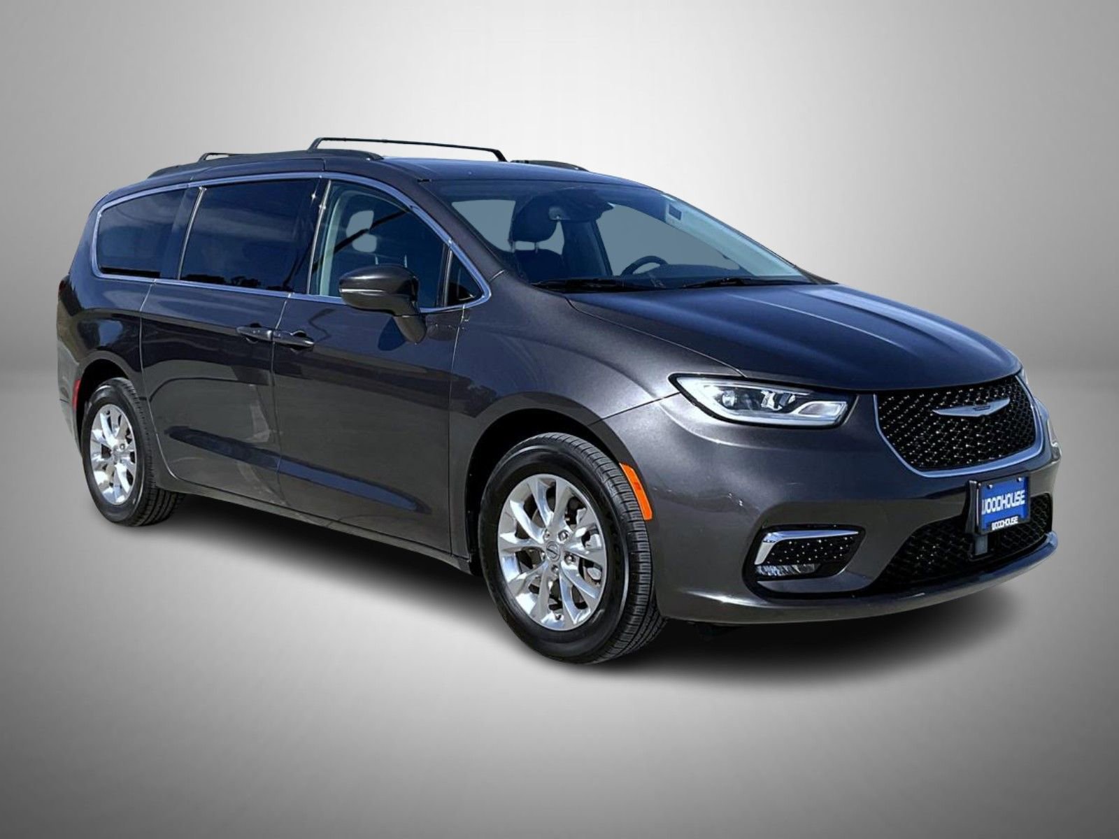 Used 2022 Chrysler Pacifica Touring-L image 3