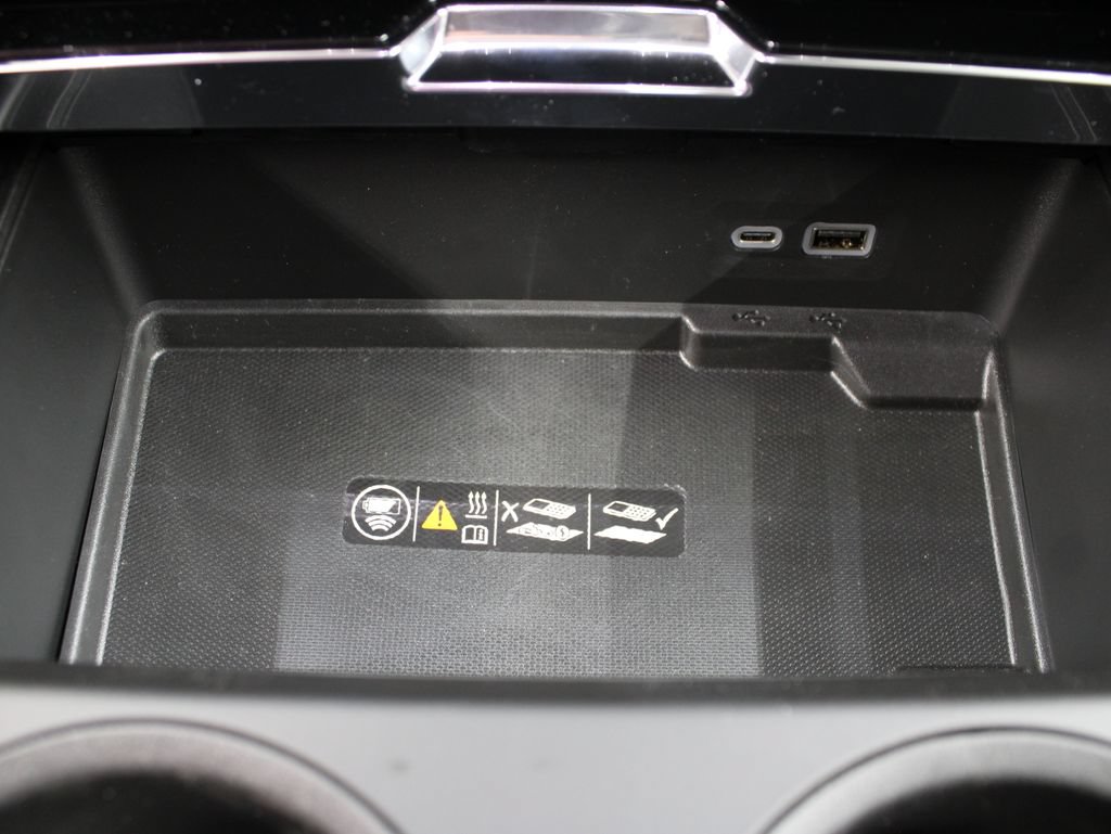 Used 2026 GMC Yukon AT4 Ultimate w/ LPO, Floor Liner Package AWD/4WD image 72