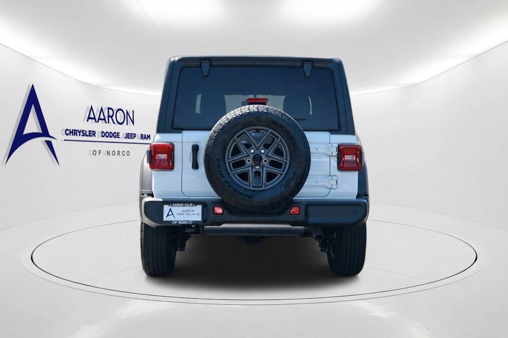 Used 2024 Jeep Wrangler Unlimited Sport AWD/4WD image 3