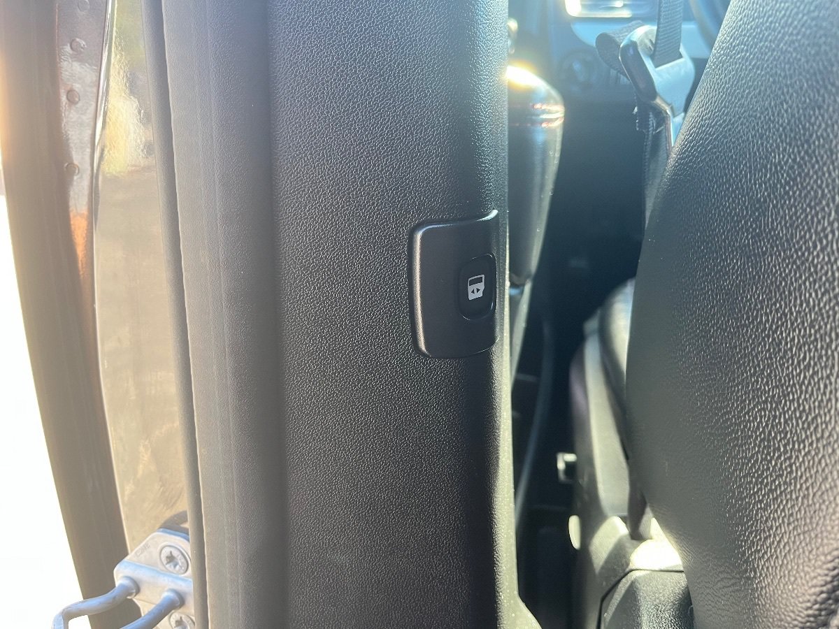 Used 2016 Dodge Grand Caravan R/T w/ Driver Convenience Group FWD image 30