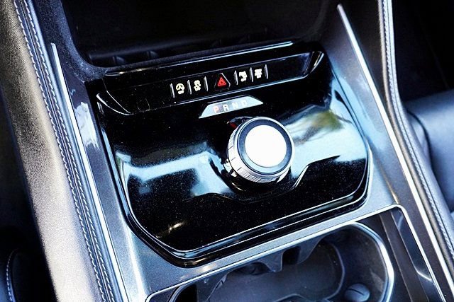 Used 2023 Jeep Wagoneer 2WD image 38