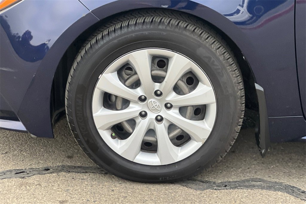 Used 2021 Toyota Corolla LE w/ Carpet Mat Package (TMS) image 25