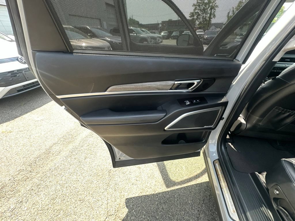 Used 2022 Kia Telluride SX w/ SX Prestige Package AWD/4WD image 24