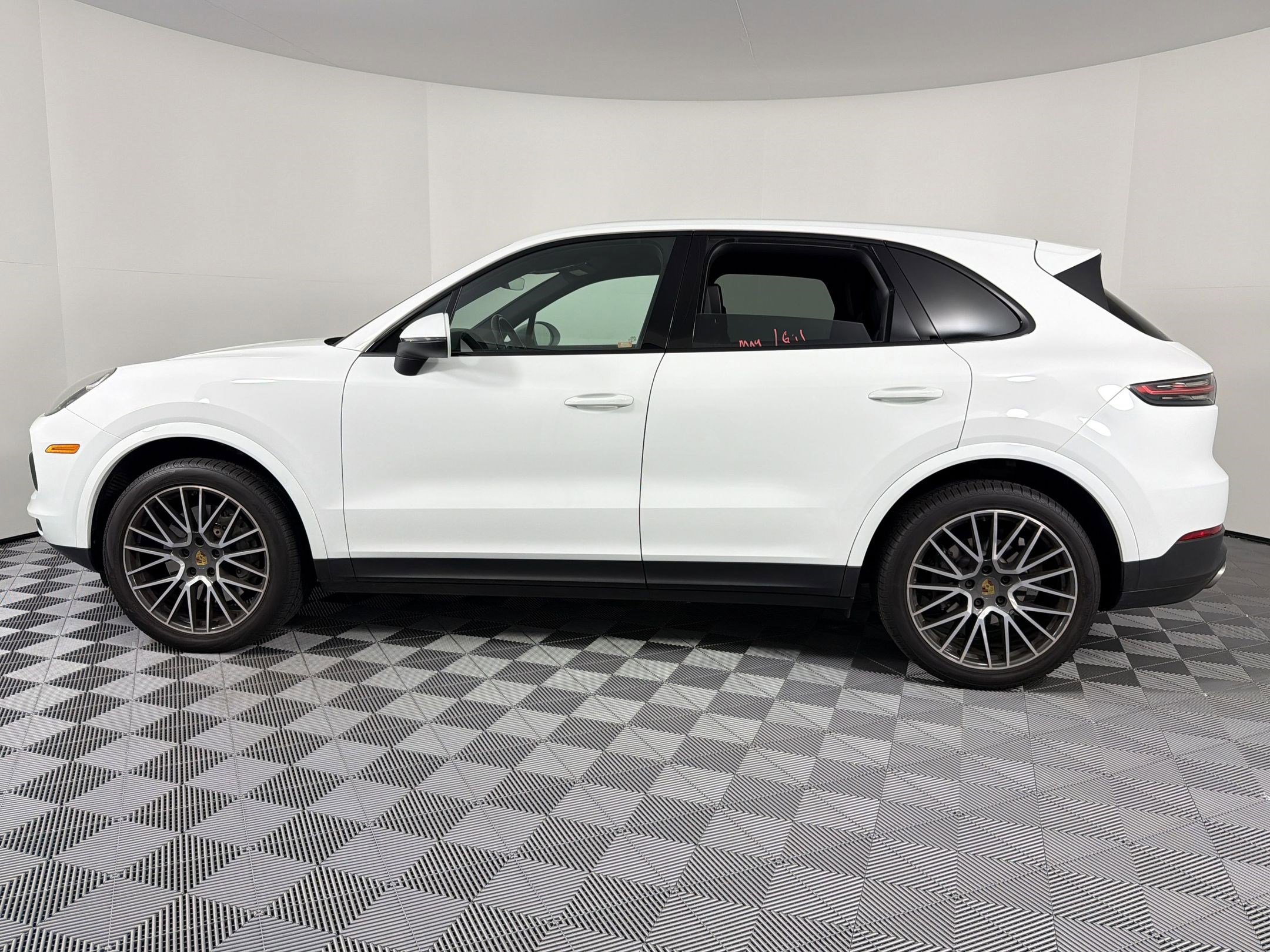 Certified 2019 Porsche Cayenne S image 28