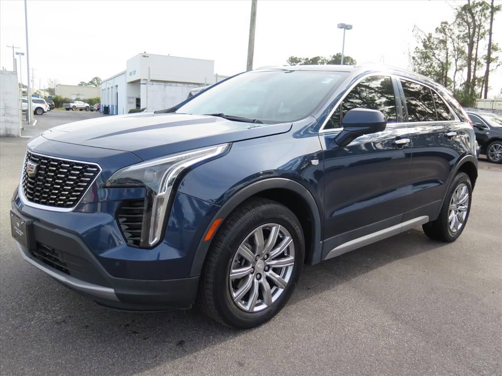 Used 2020 Cadillac XT4 Premium Luxury w/ Cold Weather Package image 8