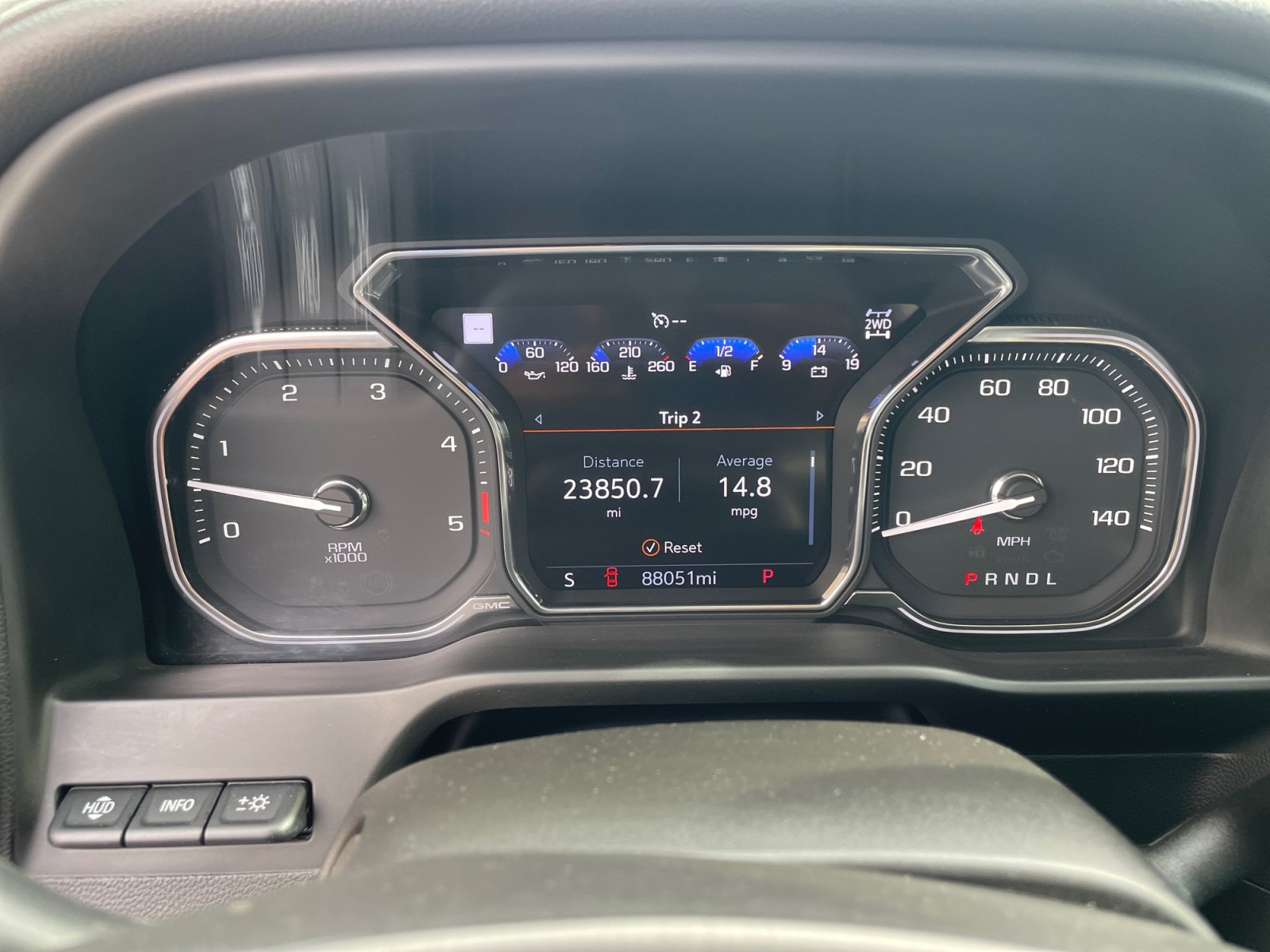Used 2022 GMC Sierra 2500 AT4 w/ AT4 Premium Plus Package AWD/4WD image 13