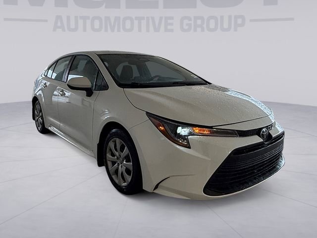 Used 2025 Toyota Corolla LE image 7