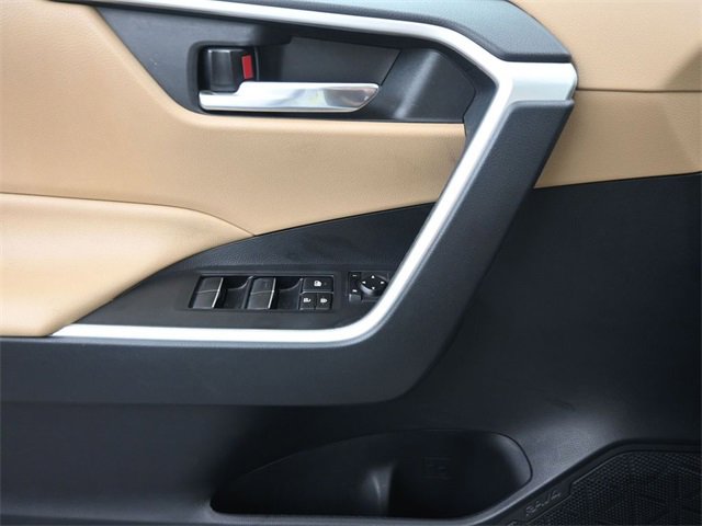 Used 2019 Toyota RAV4 XLE Premium image 27