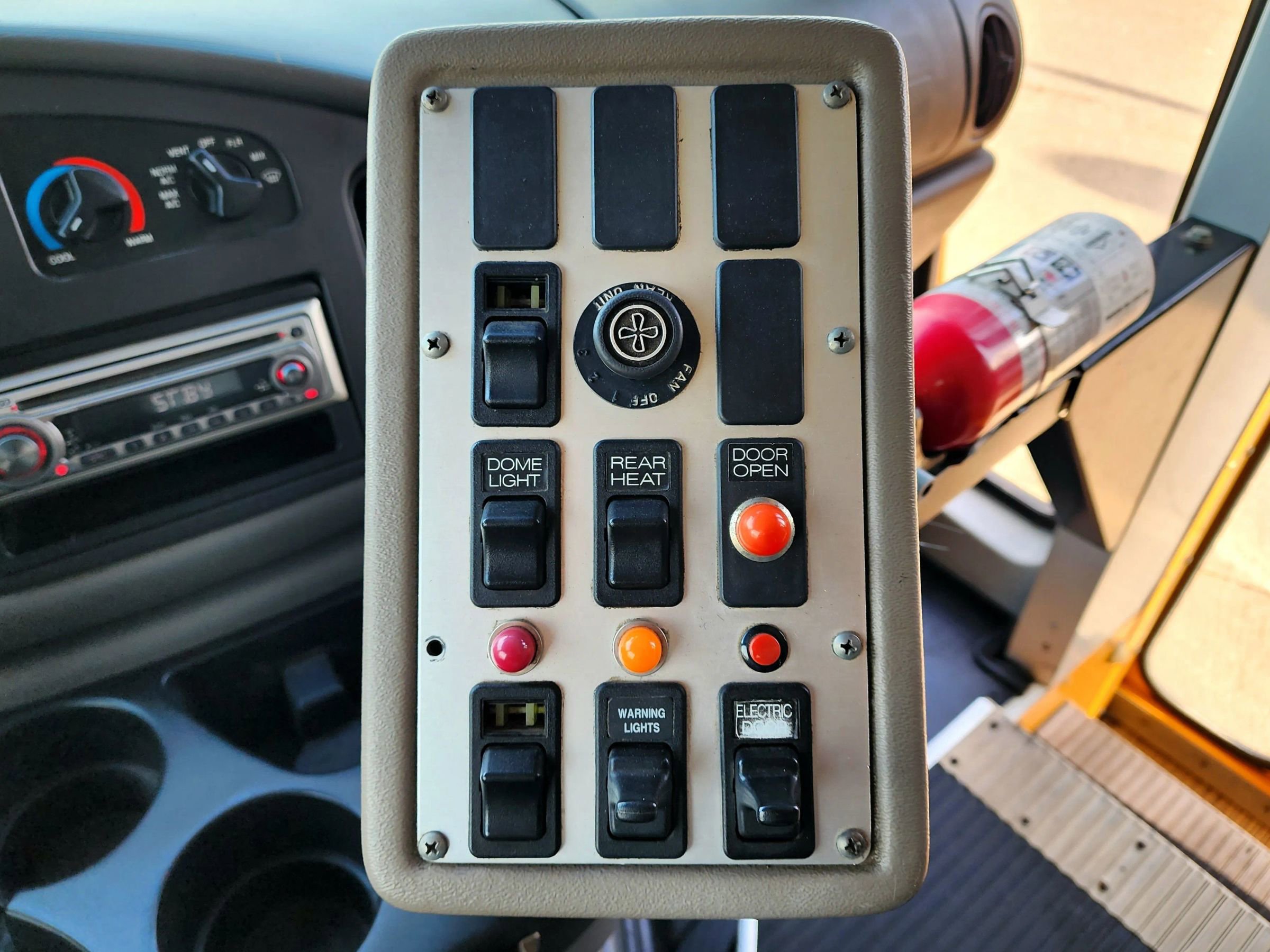 Used 2006 Ford E-450 and Econoline 450 E450 Cube Van 14'-18' image 14