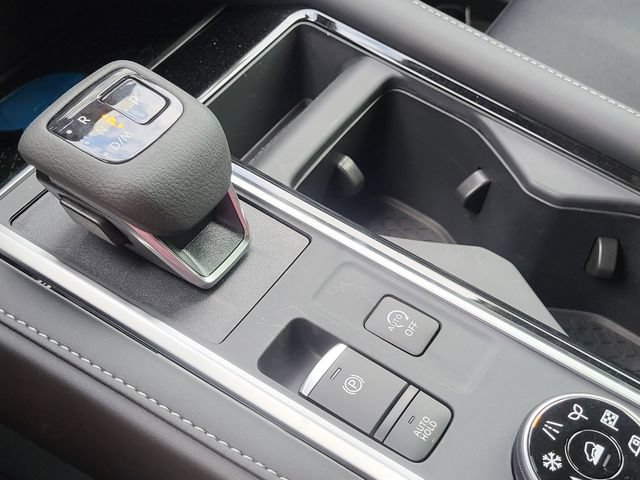 New 2026 Nissan Pathfinder SV w/ SV Premium Package AWD/4WD image 12