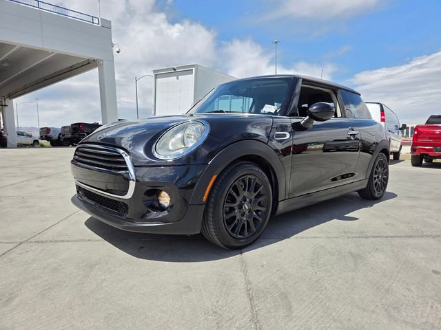 Used 2017 MINI Cooper 2-Door Hardtop FWD image 2