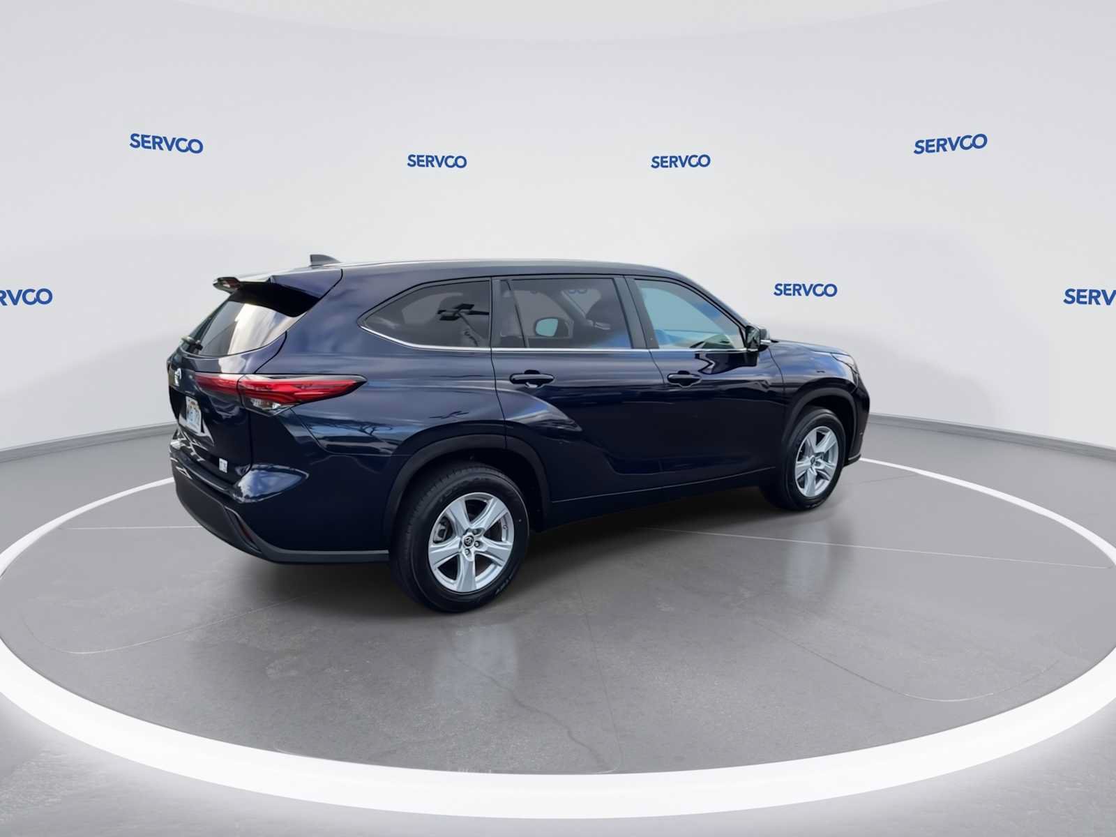 Used 2023 Toyota Highlander L FWD image 9