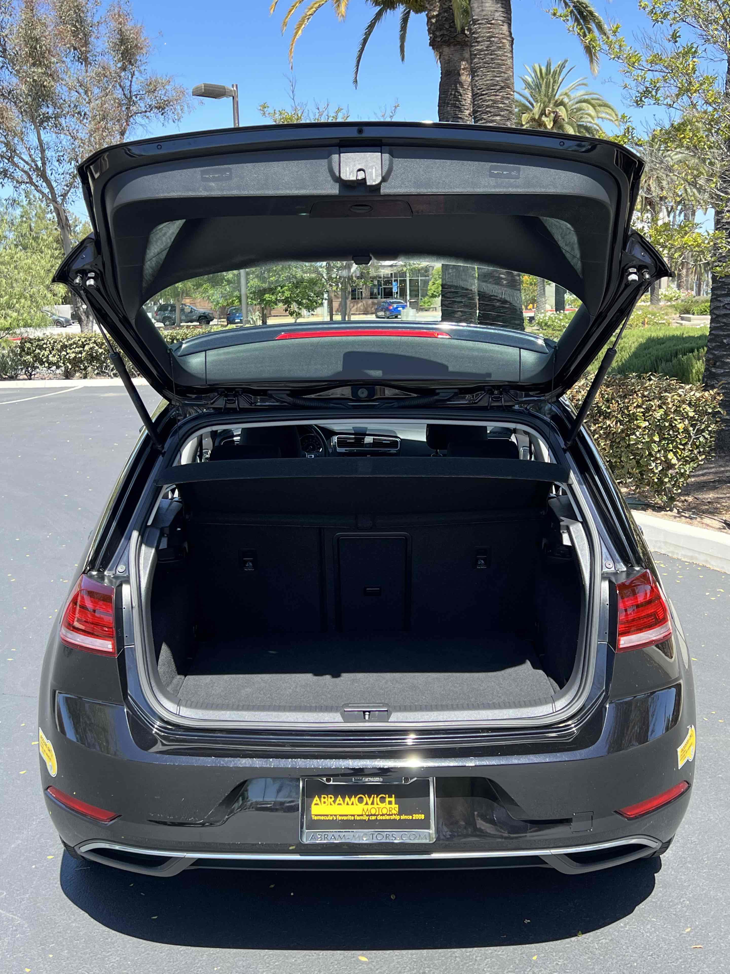 Used 2019 Volkswagen e-Golf SE w/ Driver Assistance Package FWD image 63