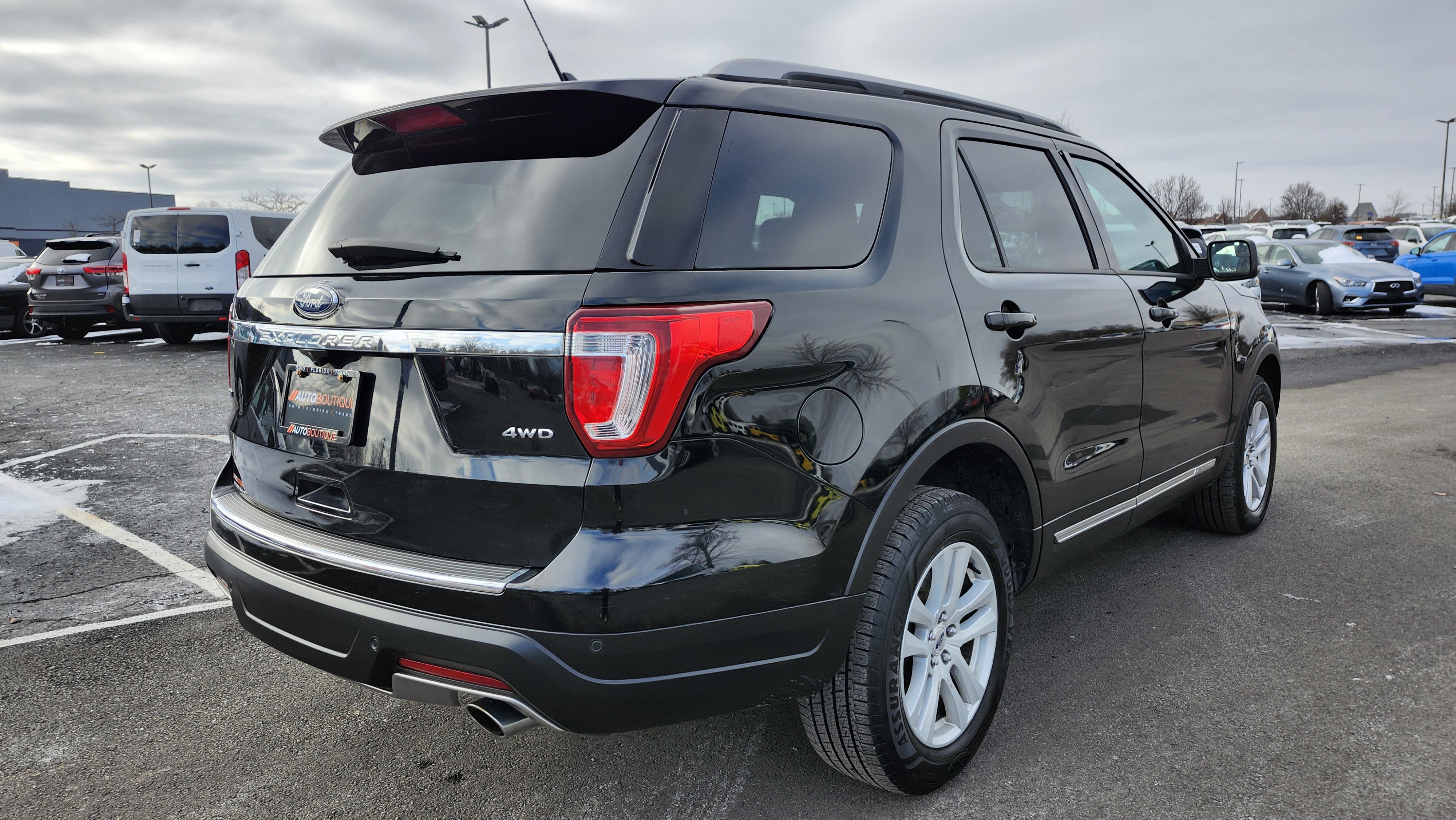 Used 2018 Ford Explorer XLT w/ Equipment Group 201A image 16