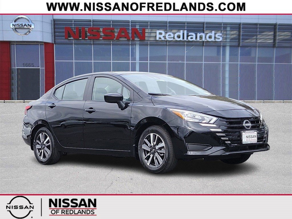 New 2025 Nissan Versa SV w/ Trunk Package