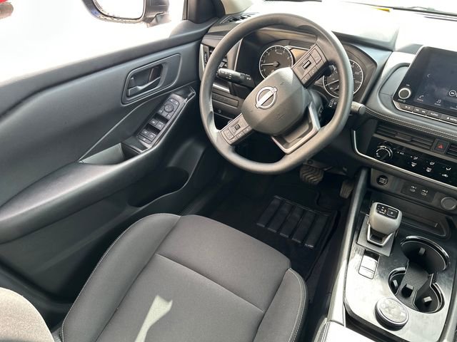 Used 2025 Nissan Rogue S image 19