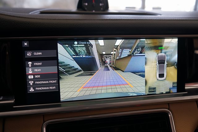 Used 2019 Porsche Panamera 4 image 9