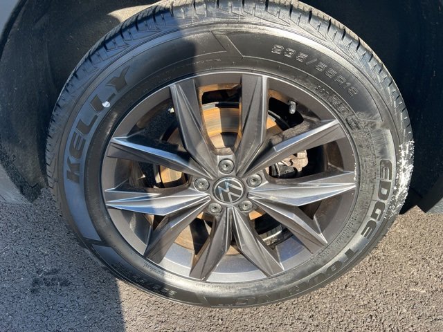 Used 2024 Volkswagen Tiguan SE image 9