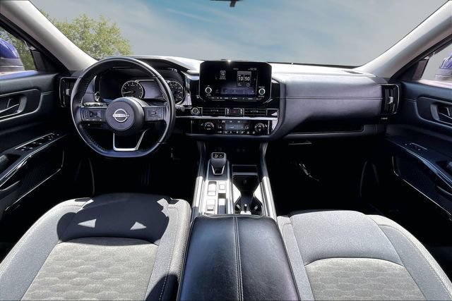 Certified 2024 Nissan Pathfinder SV FWD image 7