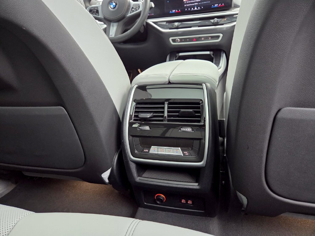 Certified 2024 BMW X5 xDrive40i w/ M Sport Package AWD/4WD image 19