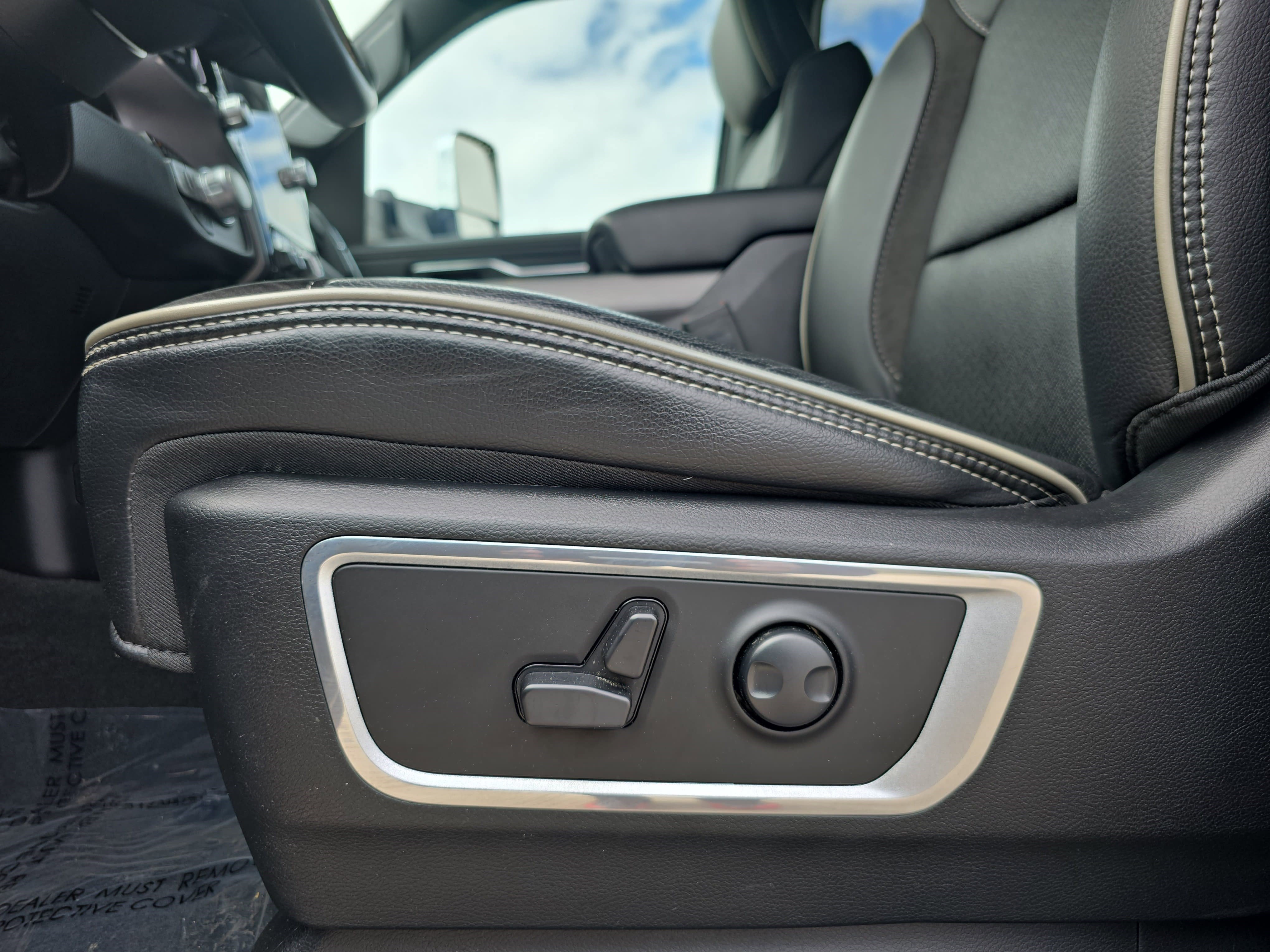Used 2024 RAM 1500 Laramie image 29