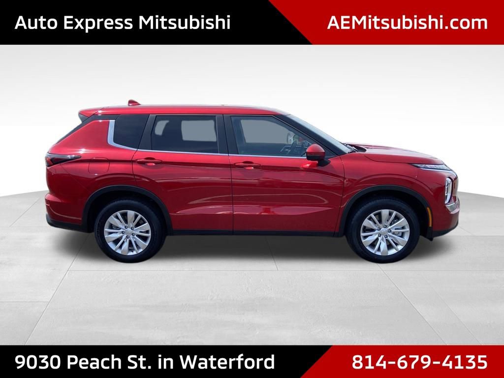 New 2026 Mitsubishi Outlander ES image 8