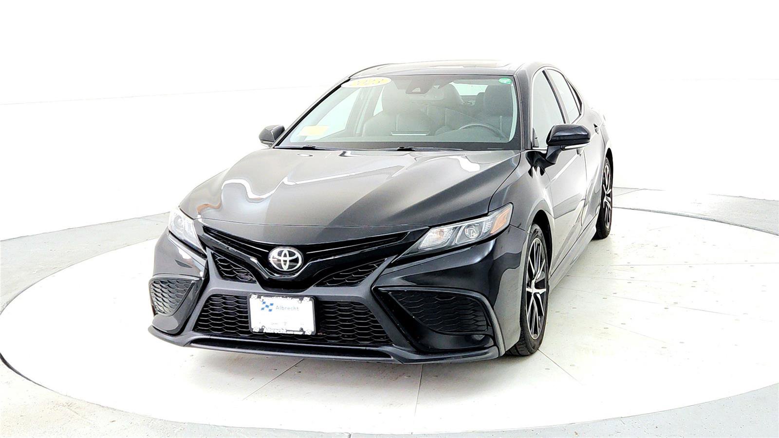 Certified 2023 Toyota Camry SE w/ Cold Weather Package image 2