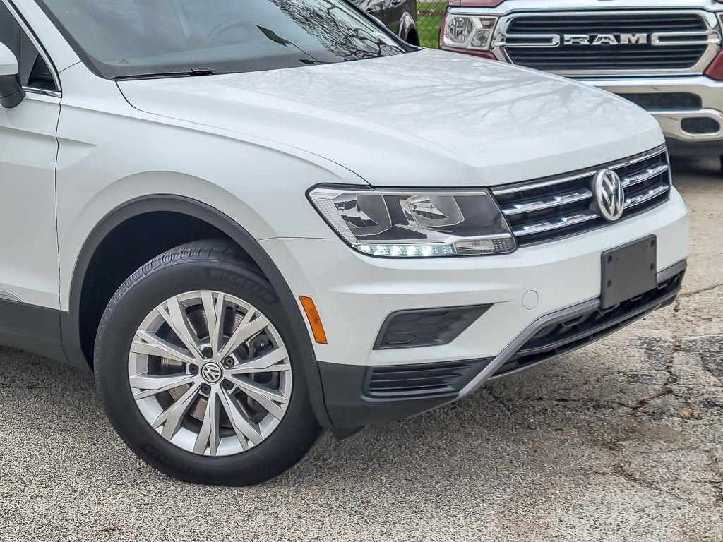 Used 2018 Volkswagen Tiguan SE w/ Panoramic Sunroof Package image 2