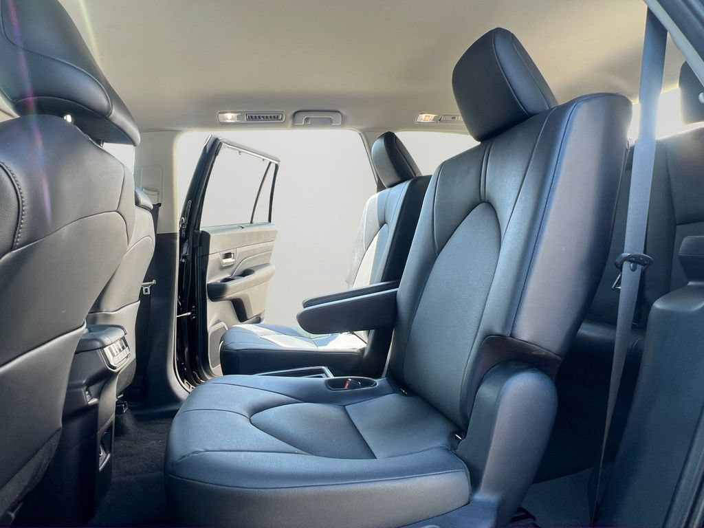 Used 2025 Toyota Grand Highlander AWD image 24