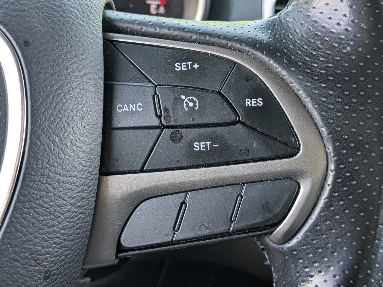 Used 2020 Dodge Durango SXT image 30