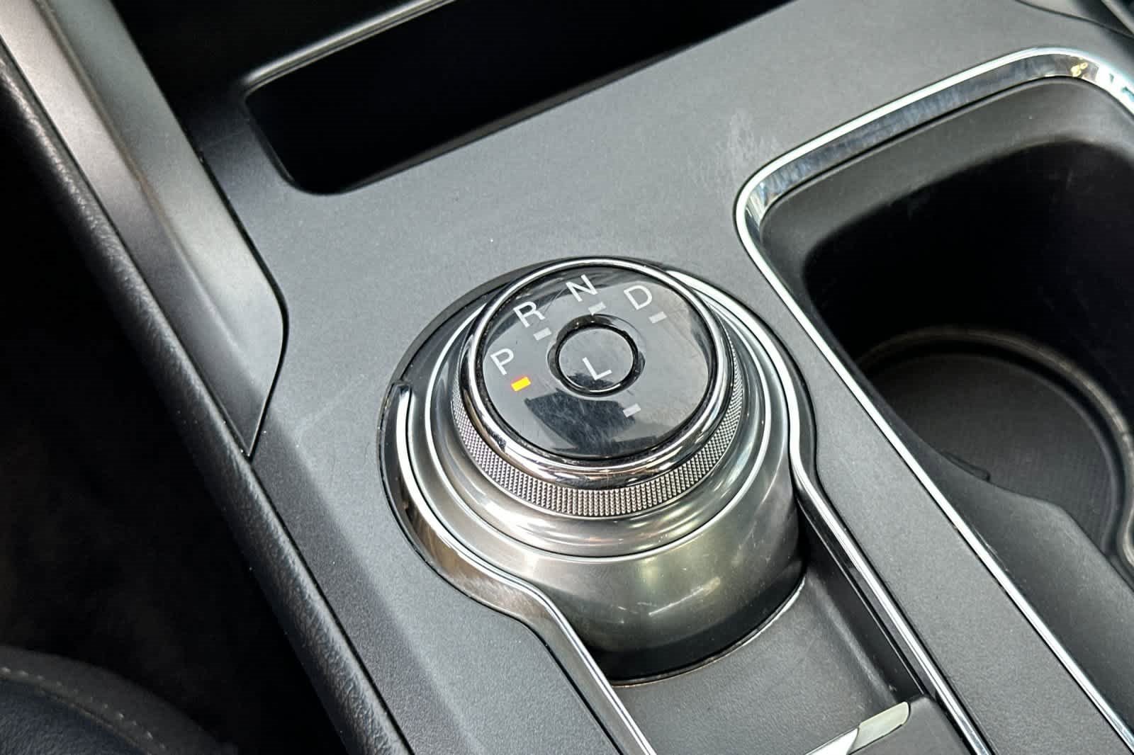 Used 2020 Ford Fusion Titanium image 21