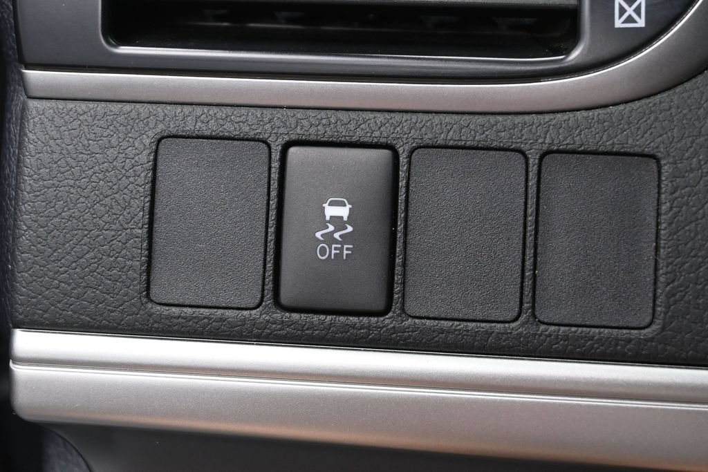 Used 2012 Toyota Camry SE FWD image 15
