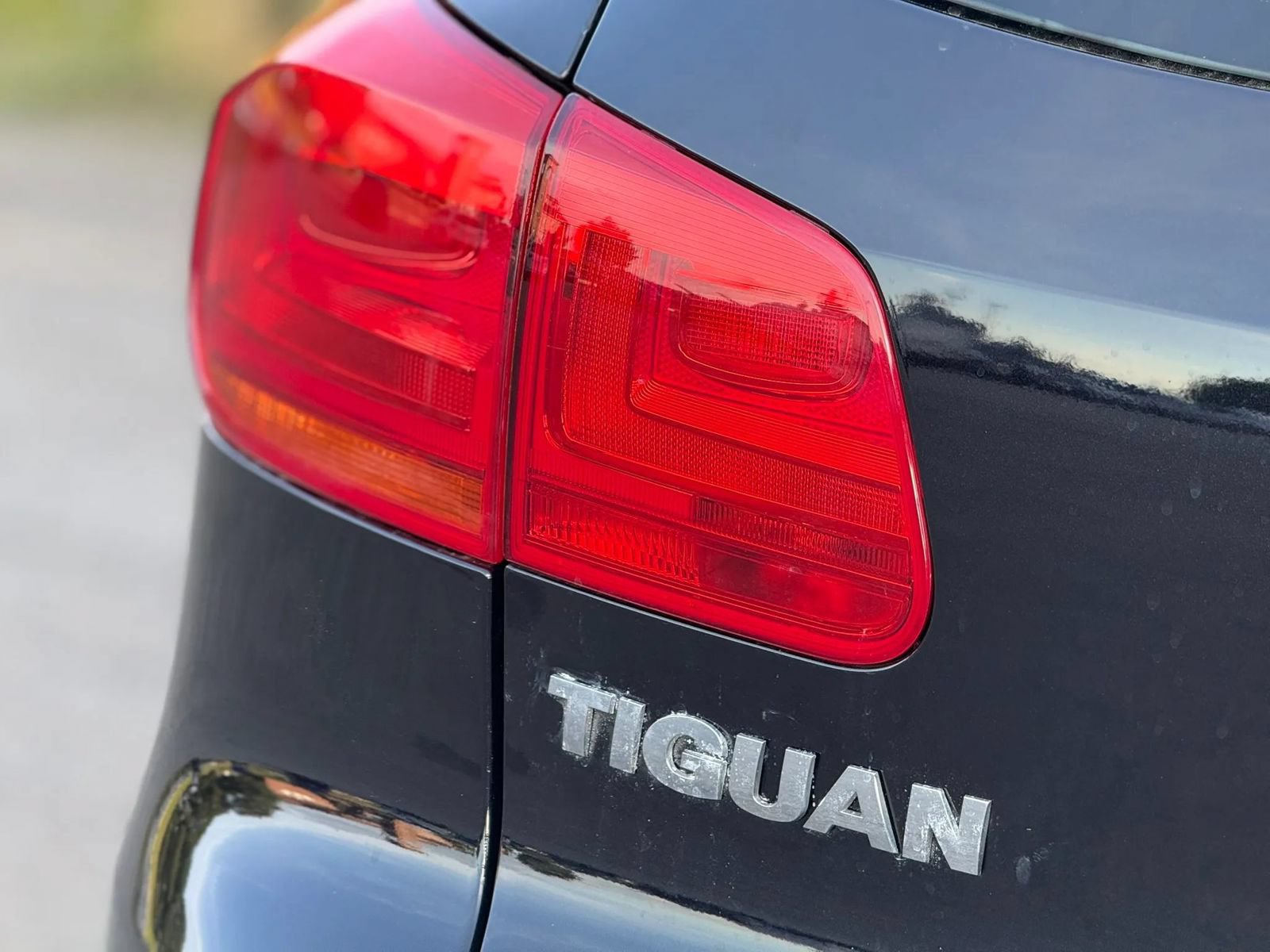Used 2015 Volkswagen Tiguan SEL FWD image 9