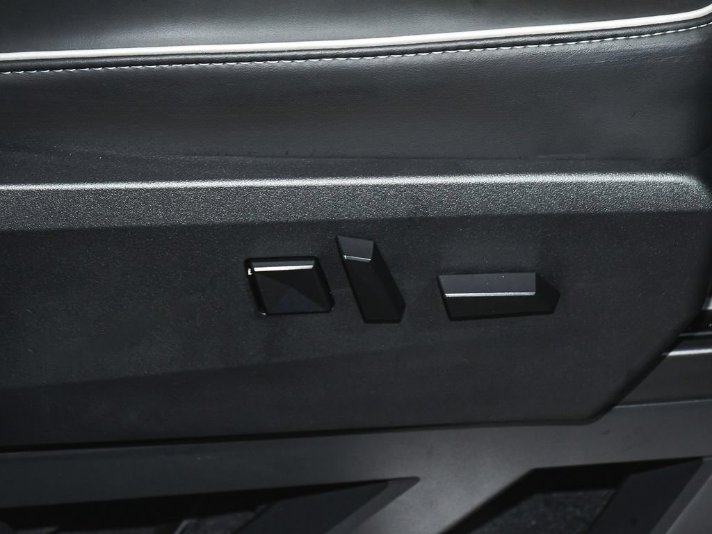 Used 2025 Tesla Cybertruck AWD Crew Cab image 62