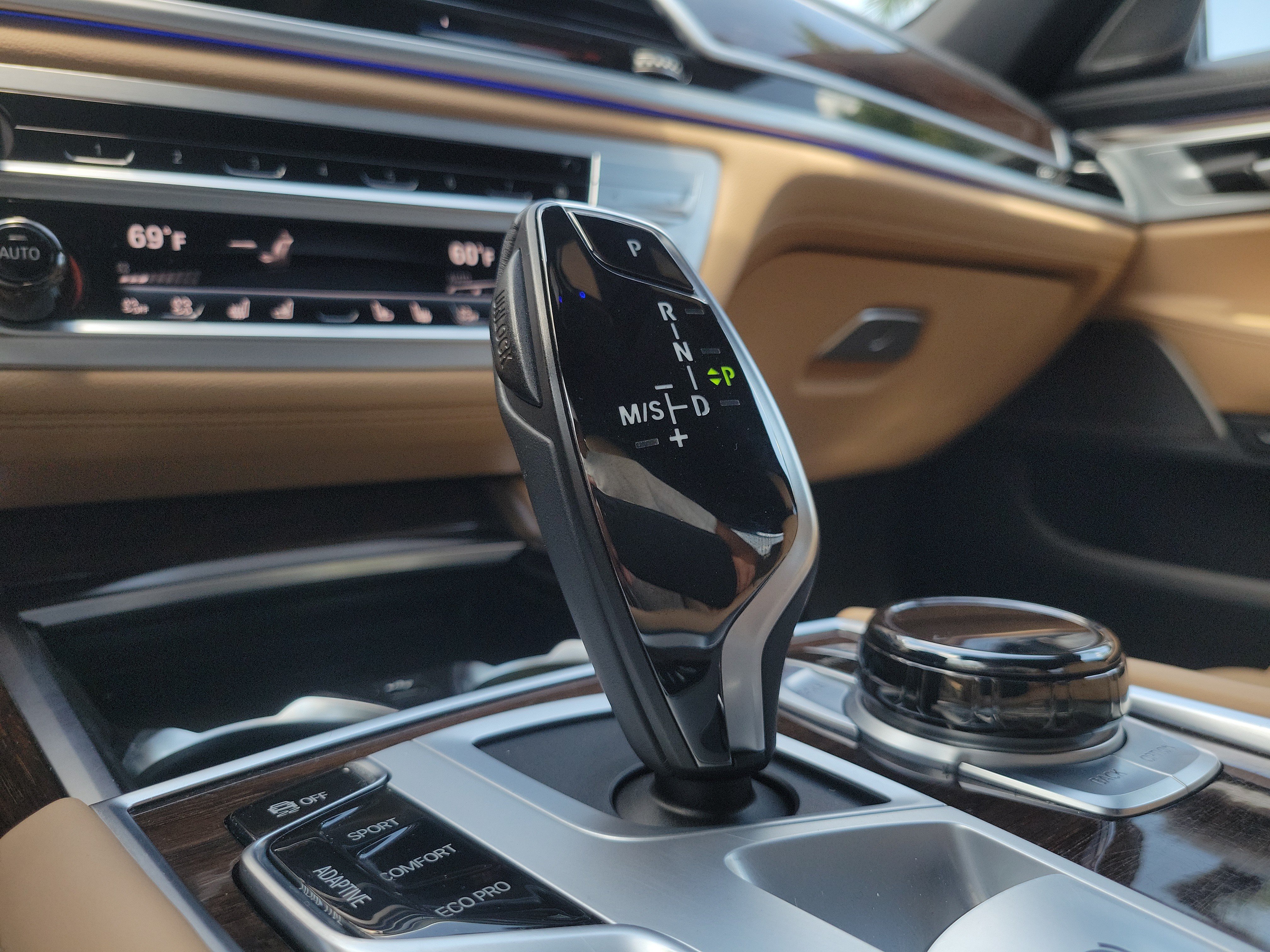 Used 2022 BMW 750Li xDrive AWD/4WD image 30