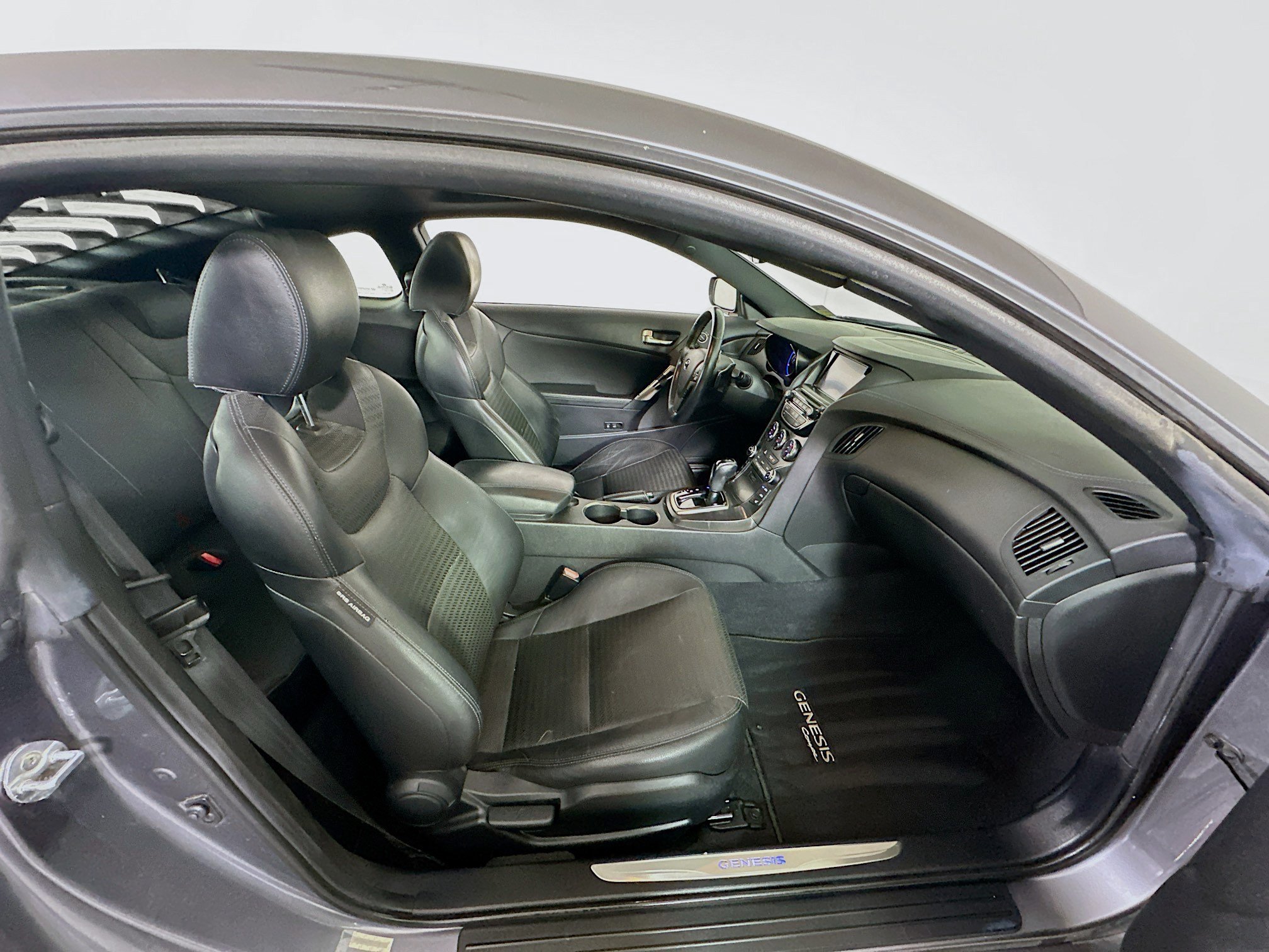 Used 2014 Hyundai Genesis 3.8 RWD image 29