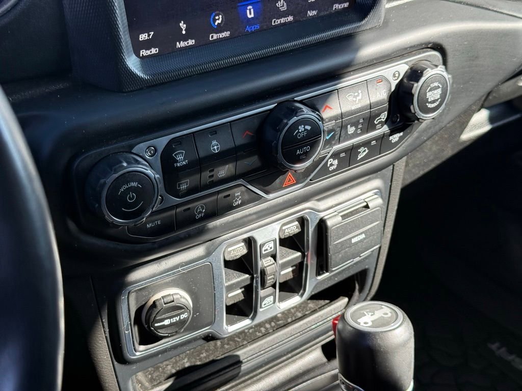 Used 2019 Jeep Wrangler Unlimited Sahara AWD/4WD image 34